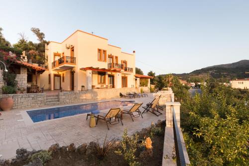 Ageri Traditional Villa — 4-Star Luxury Hotel in Argyroupoli, Greece