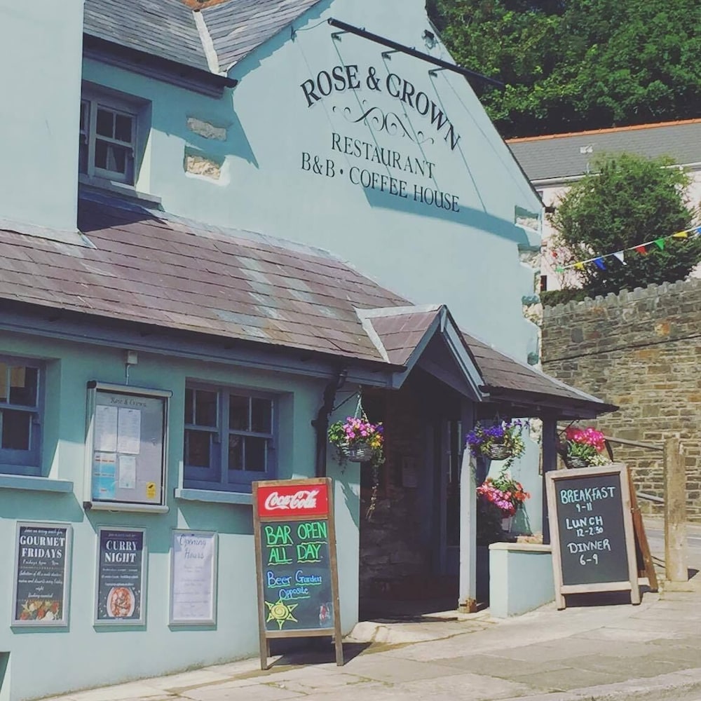 Rose and Crown - carbon neutral hotel in Goodwick