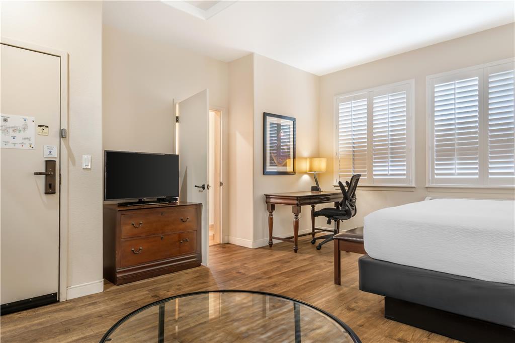 Best Western Rose Garden Inn - photo 36