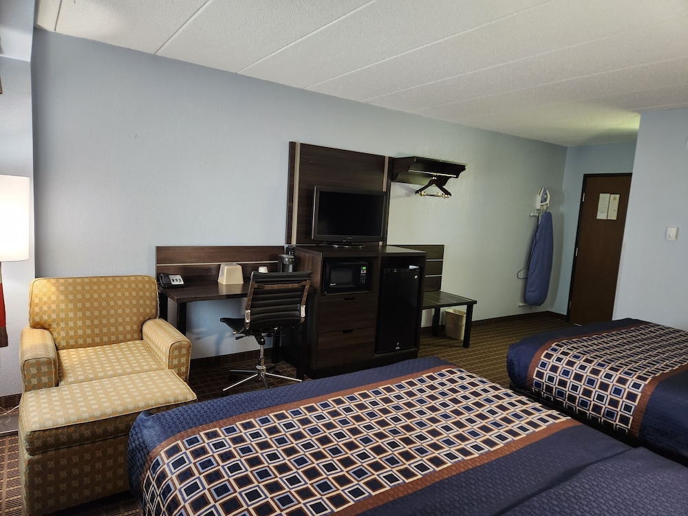 Stillwater Inn & Suites - photo 9