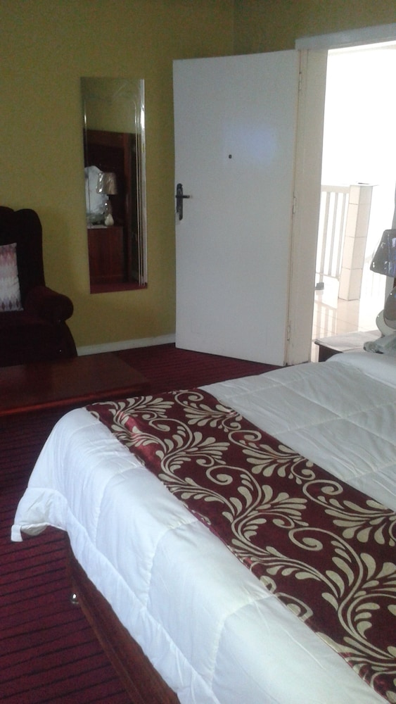 Kangle Plaza Hotel Ngen Junction — Bamenda — photo 5