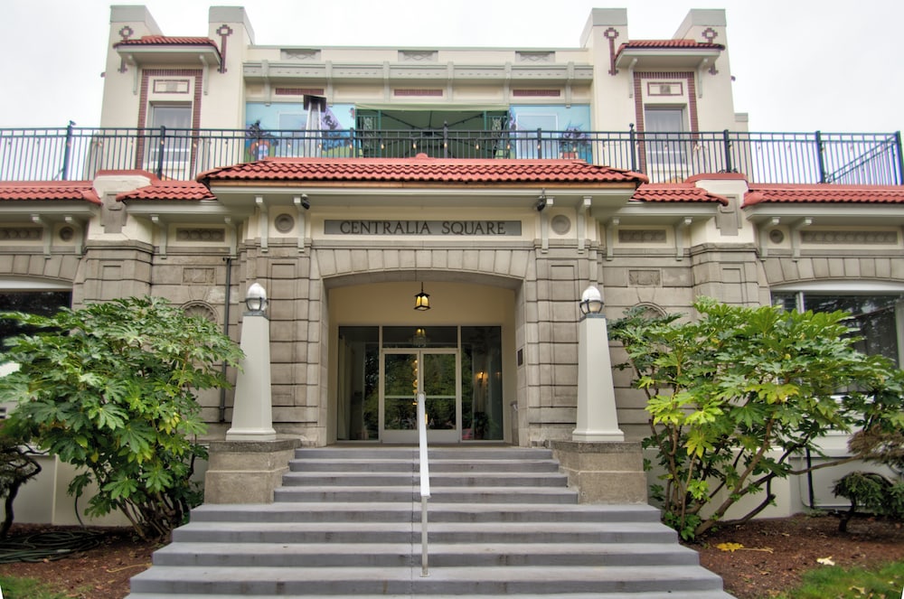 Centralia Square Grand Ballroom and Vintage Hotel — hotel in Centralia