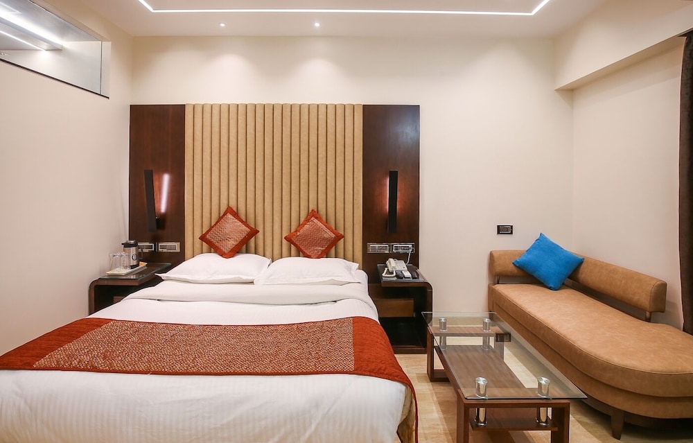 Hotel Royal Palace — Jalgaon — photo 3