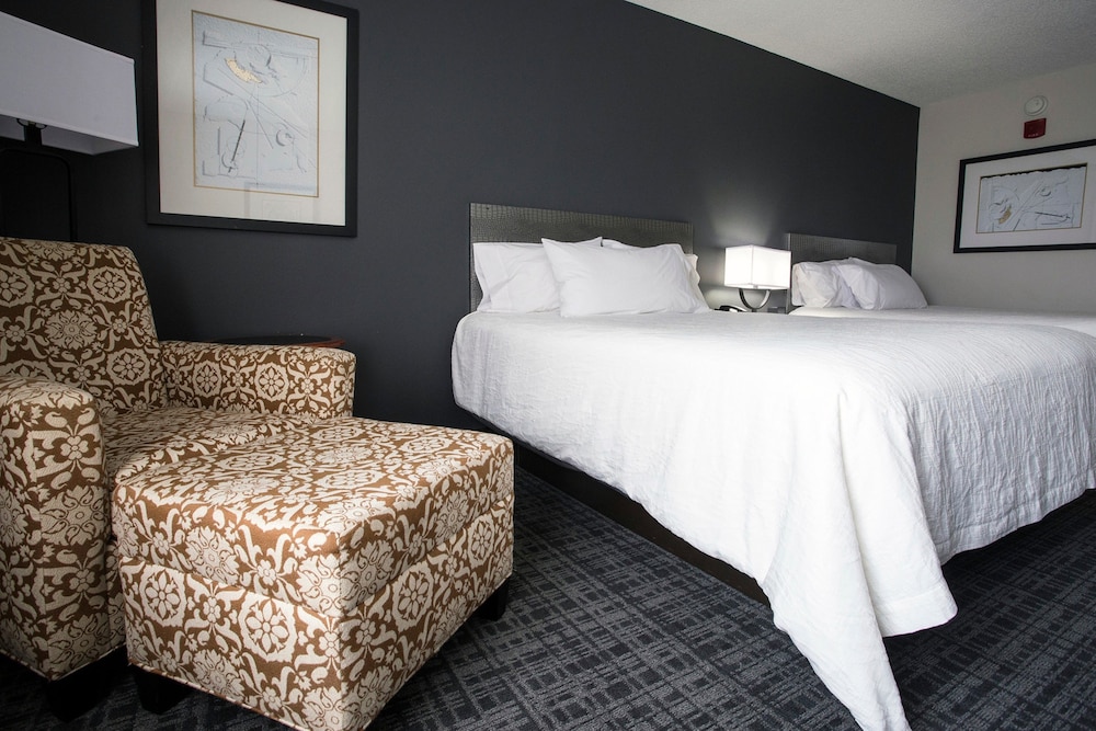 Hilton Garden Inn Louisville Airport - photo 11