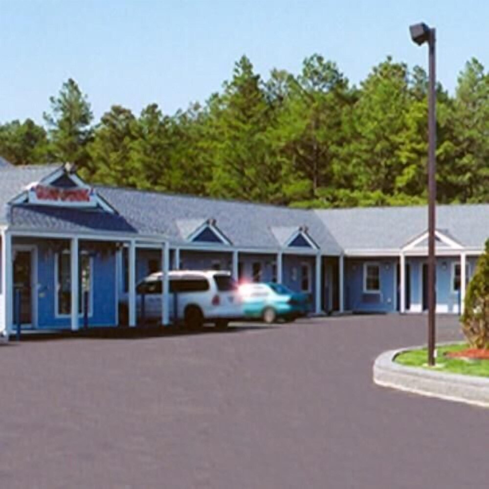 Red Carpet Inn and Suites Hammonton - photo 16