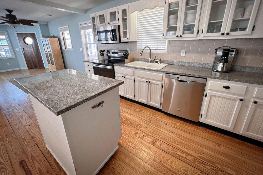 Lands End Retreat by Sea Scape Properties - photo 8