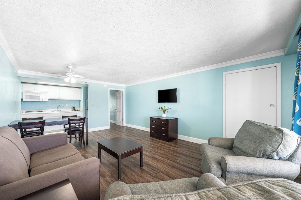 Boardwalk Beach Hotel - photo 56