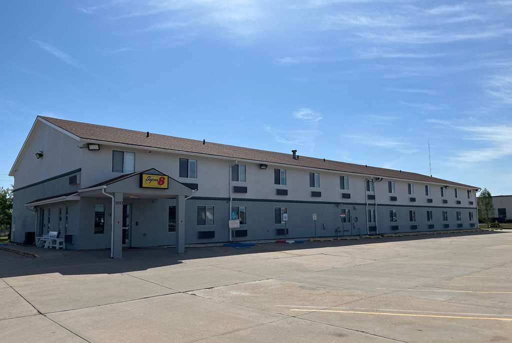Super 8 by Wyndham Emporia - photo 11
