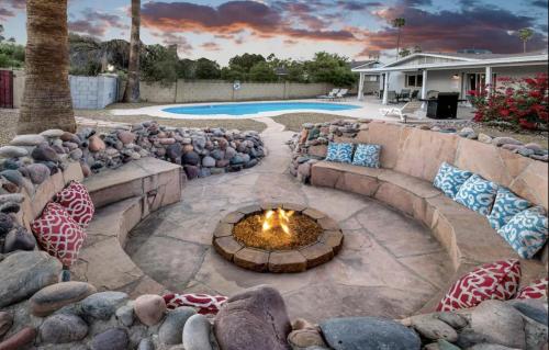 Loma Vista Amazing Backyard Pool Fire Pit — Tempe