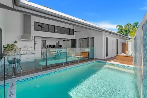 Belle Escapes 100 Cascade in Palm Cove, Australia