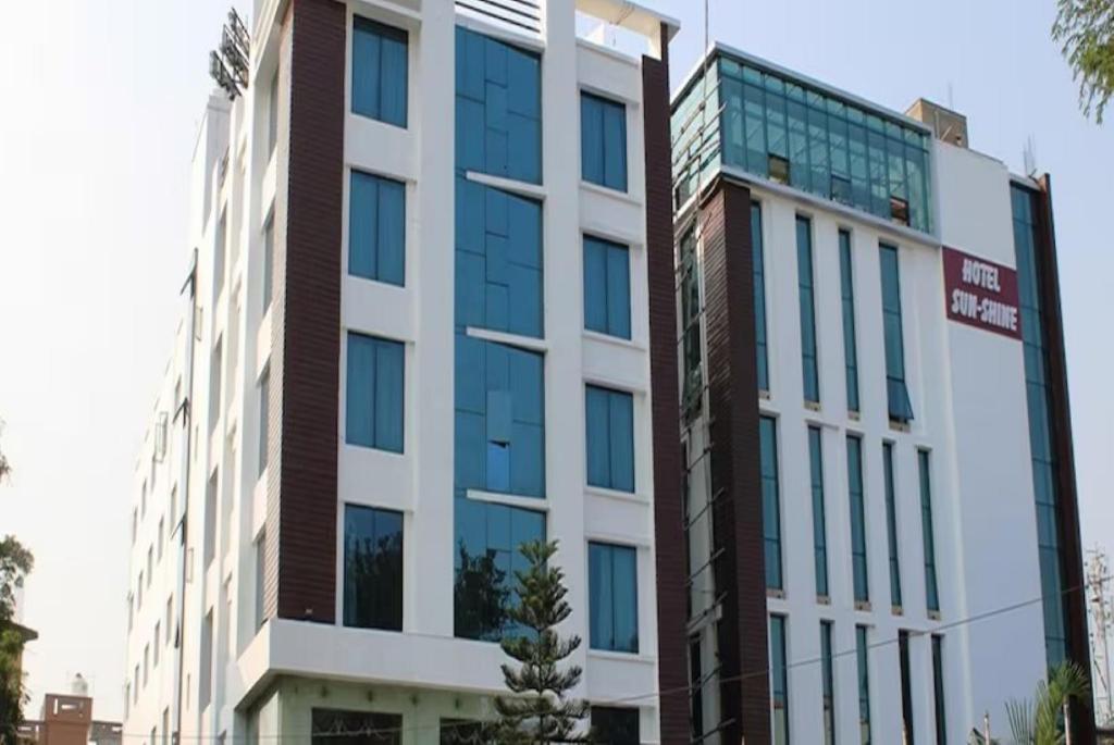 Hotel Sunshine — Baharampur