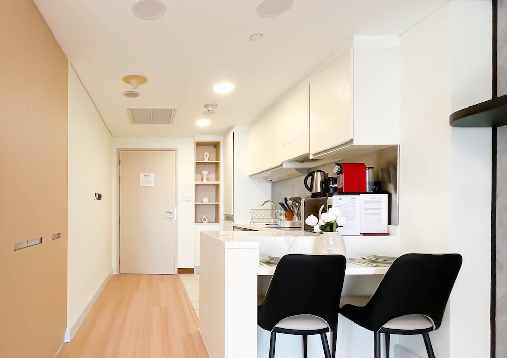 Luxury residence at Fashion Avenue Dubai Mall — 5-Star Luxury Hotel in Dubai, United Arab Emirates