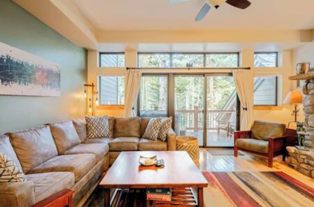Village Point 101 - photo 20