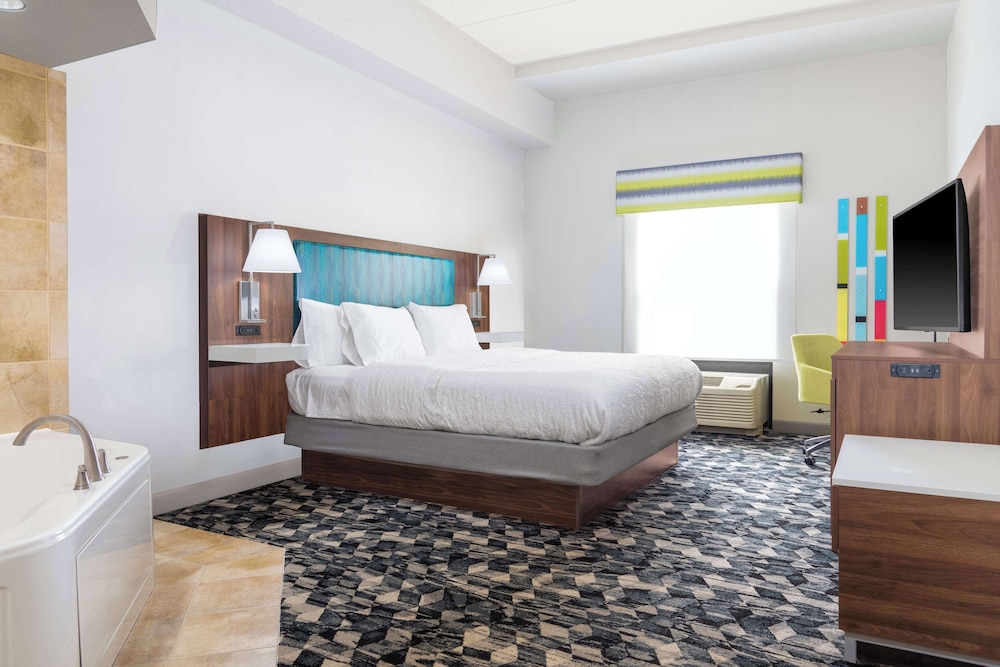 Hampton Inn & Suites Brookings - photo 23