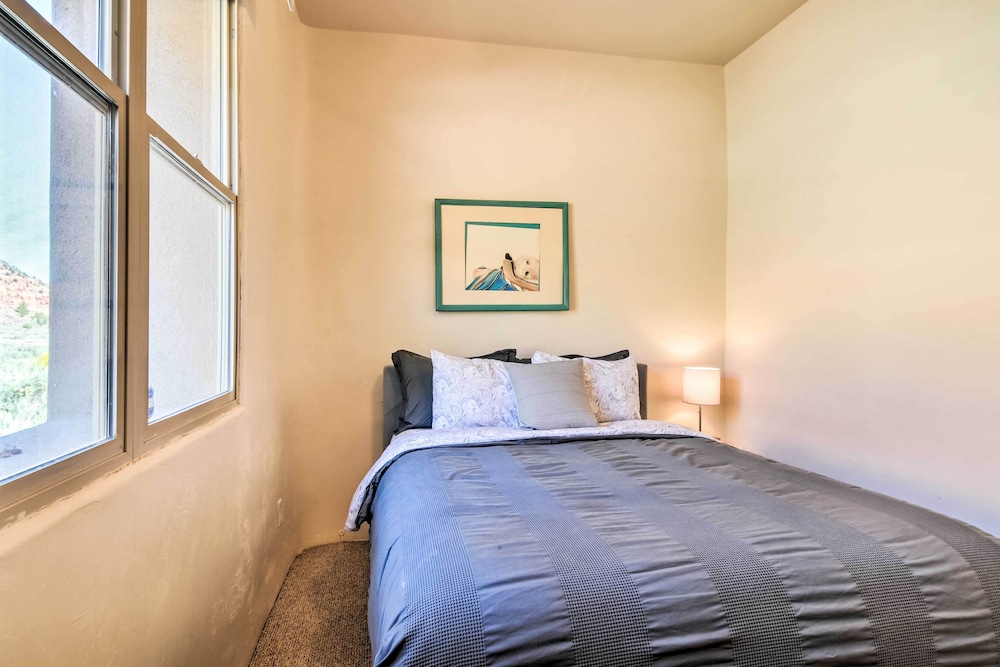 Dreamcatcher Cliffs Home Near Dtwn Kanab — 4-Star Luxury Hotel in Kanab, United States