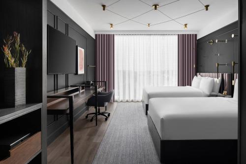 Renaissance Milwaukee West Hotel - photo 3