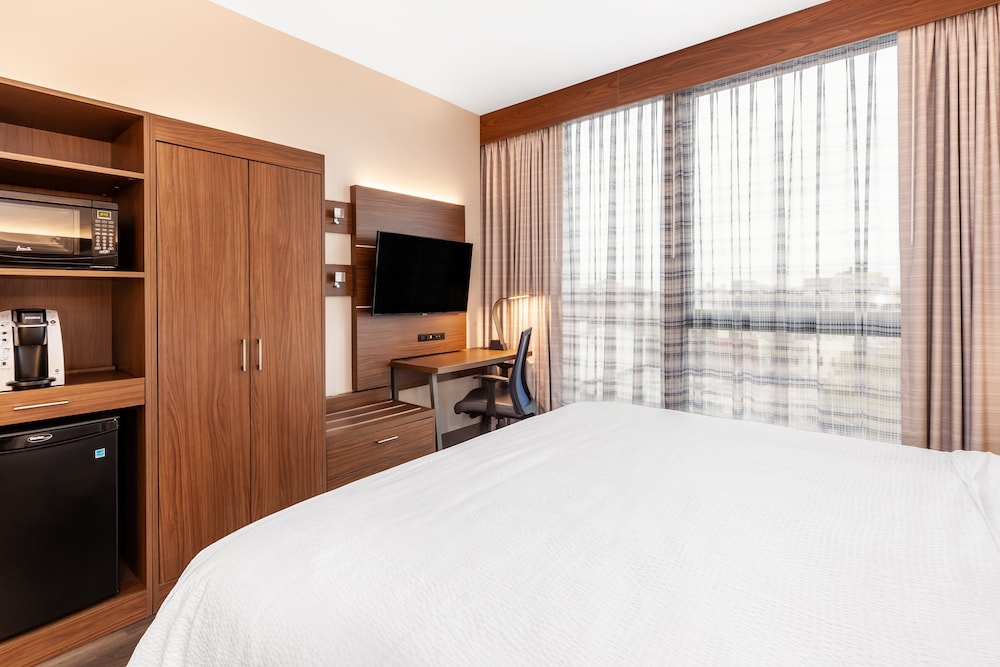 Holiday Inn Express NYC Brooklyn Sunset Park by IHG - photo 12