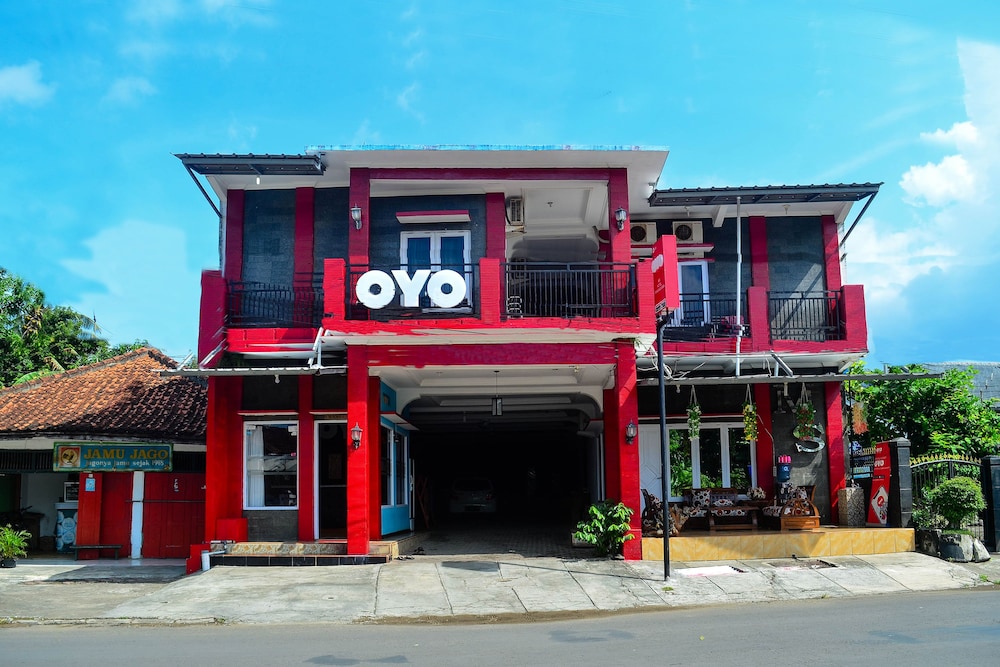 OYO 609 Ms Hotel Pangandaran in Tasikmalaya, Indonesia