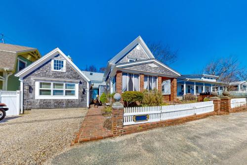 Coastal Sunshine Studio - last minute hotel in Provincetown