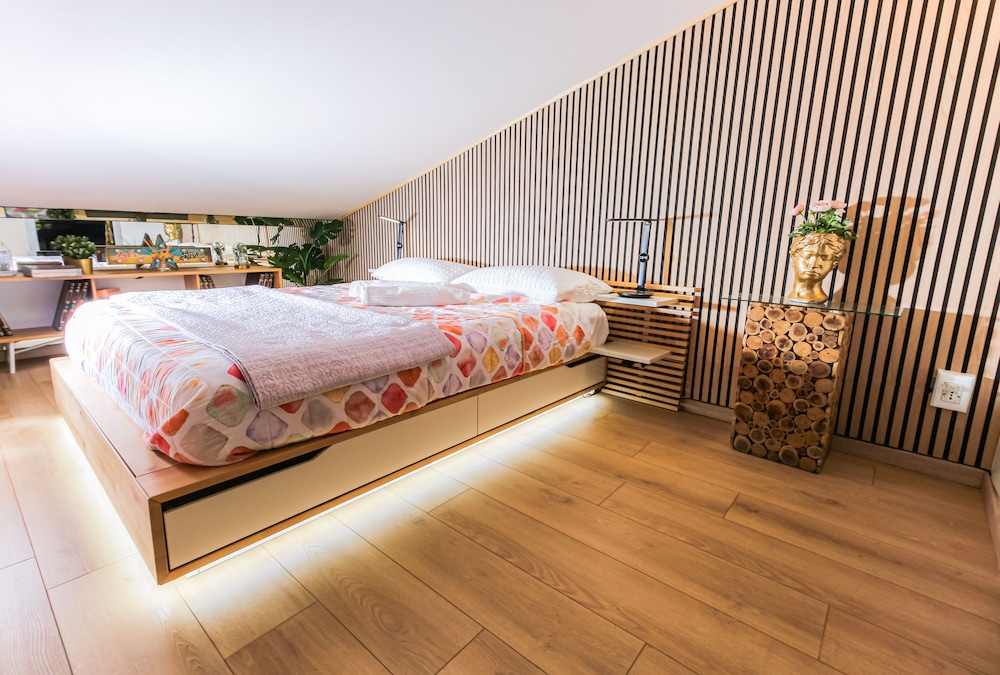 Flytosuite aeroporto attico mansarda — hotel in Calderara Di Reno