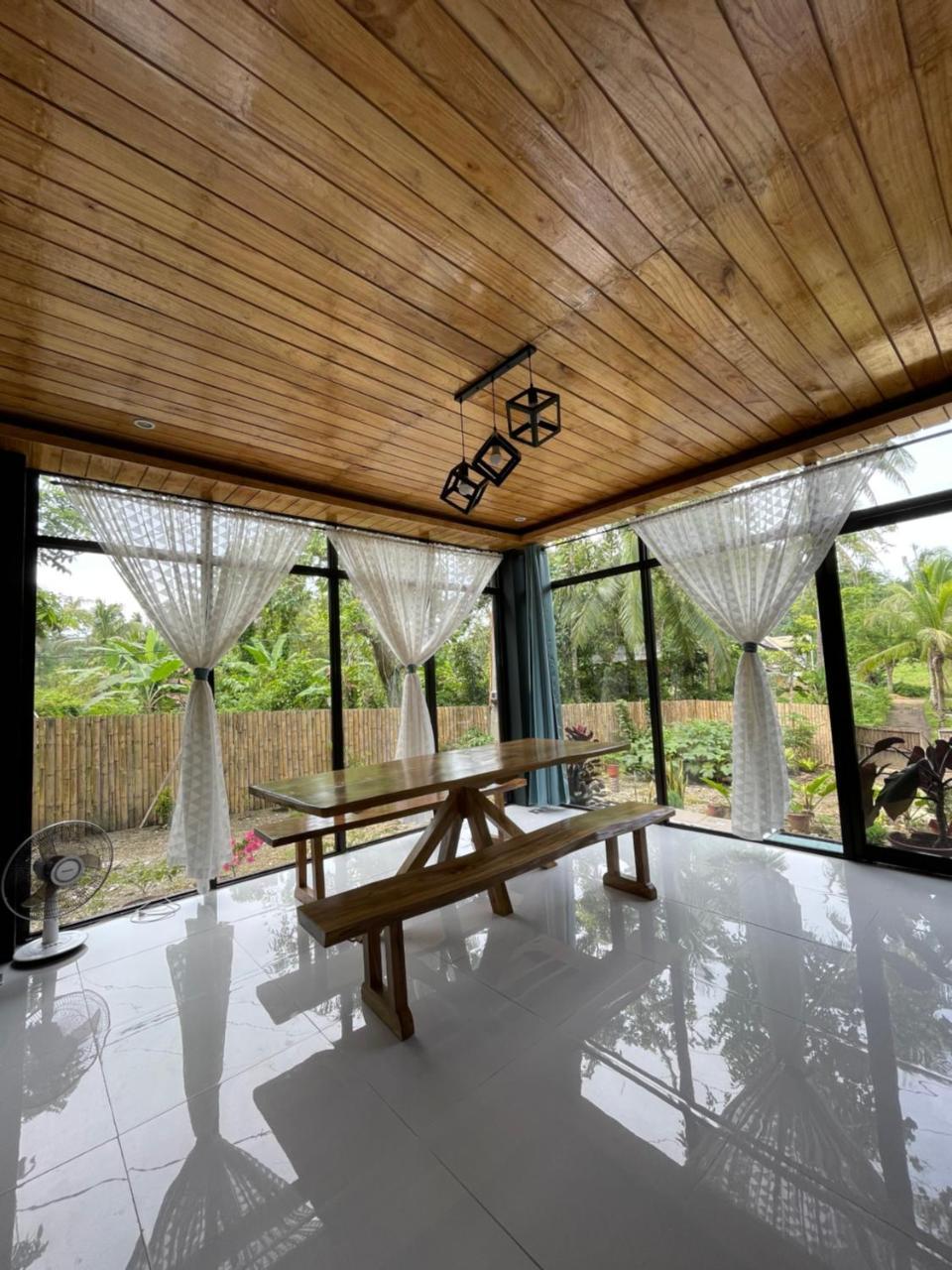 Casa Aguelo Chocolate Hills 17264535 — Carmen