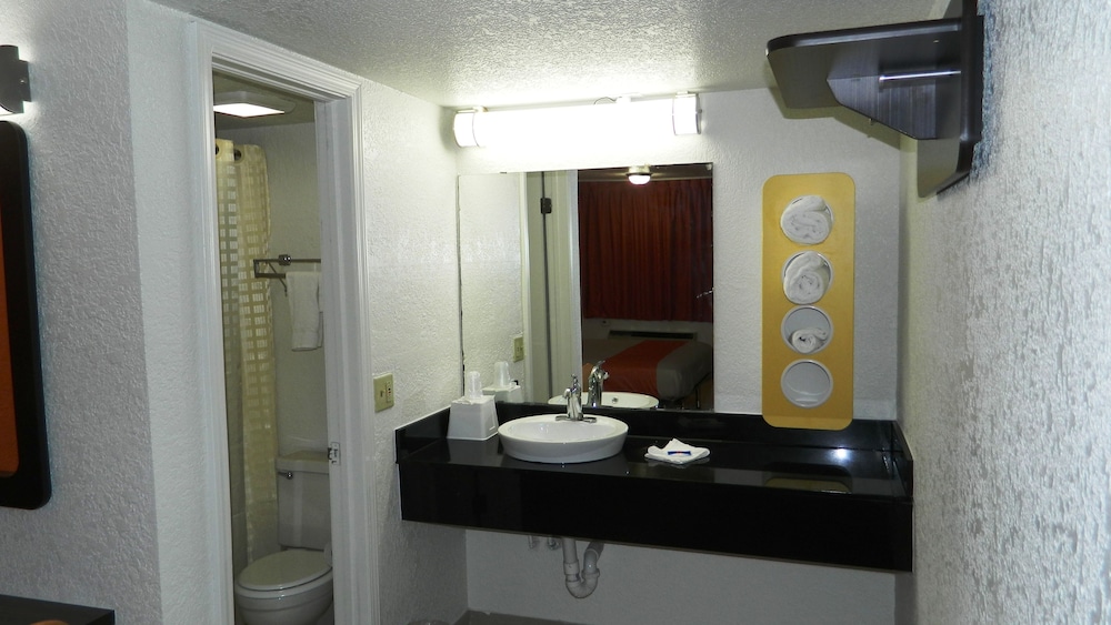 Motel 6 Oklahoma City OK Airport East - photo 25
