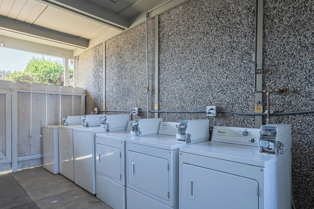 Coastal Valley Inn - photo 30