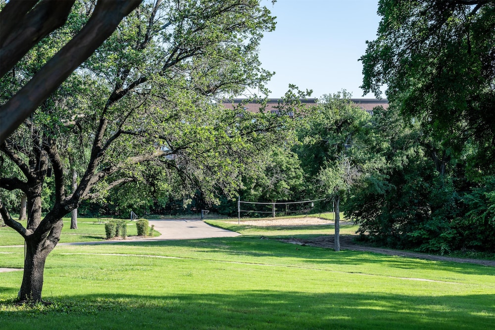 Hilton DFW Lakes Executive Conference Center - photo 29