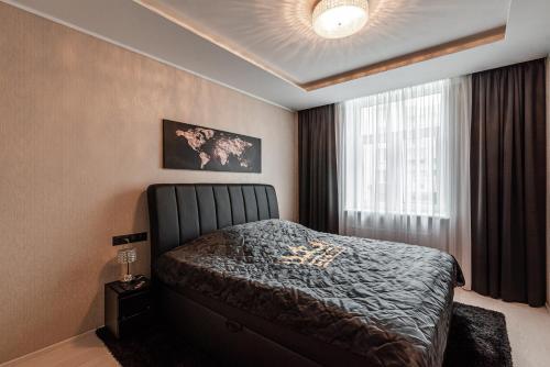 LuxeCityApartment