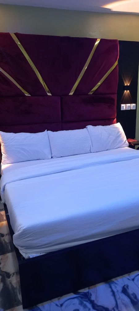 Pecos Place Hotel & Suite — Sapele — photo 4
