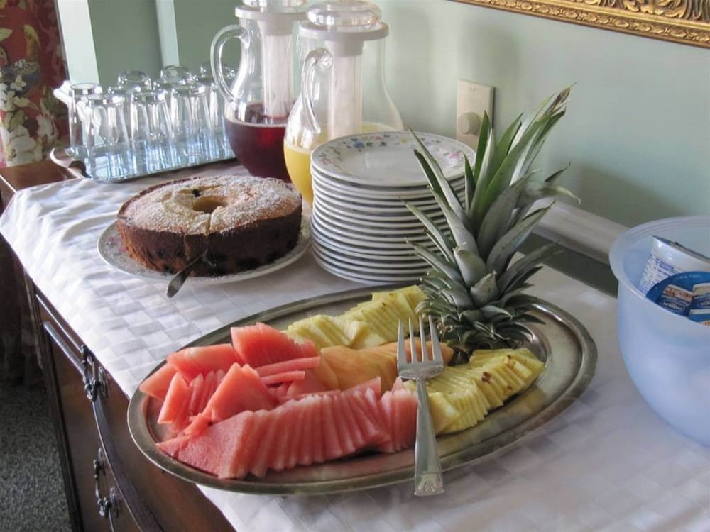 Carisbrooke Inn - photo 33
