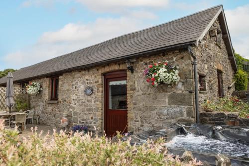 Swallow Cottage — 4-Star Luxury Hotel in Bridgend, United Kingdom