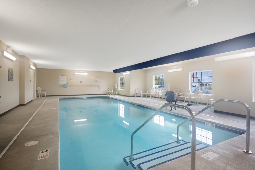 Cobblestone Hotel & Suites Austin - photo 40