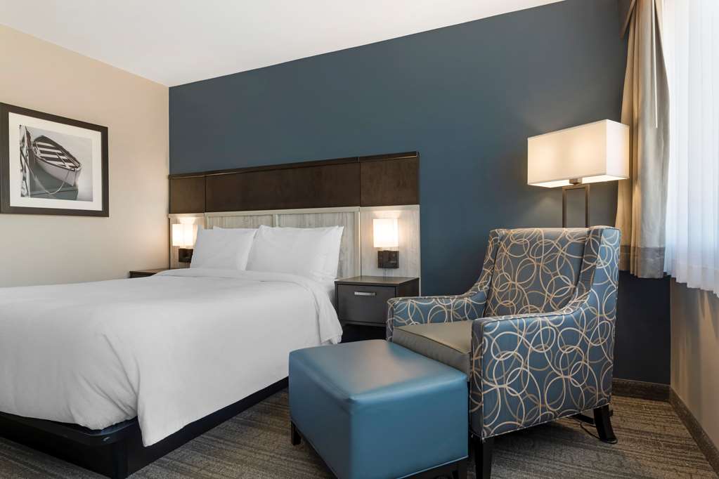 Best Western Plus Chocolate Lake Hotel in Halifax, Canada