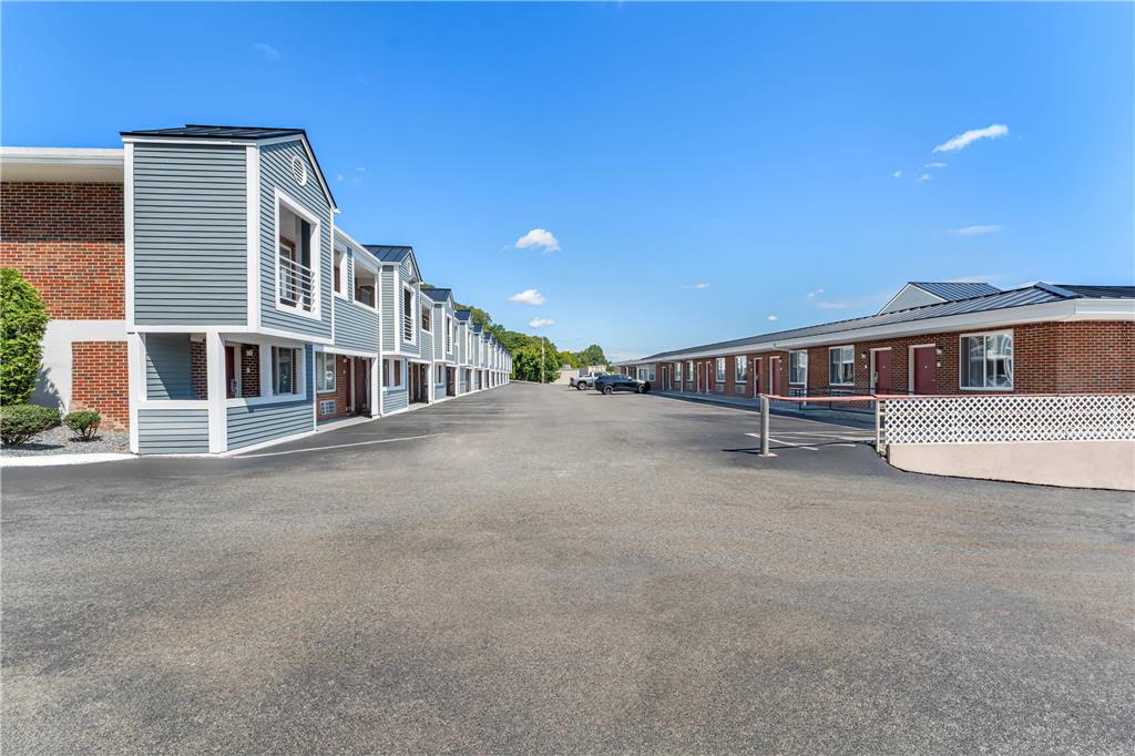 Econo Lodge Cranston Providence - photo 6