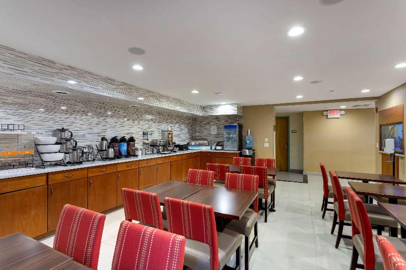 Comfort Inn Brooklyn - photo 25