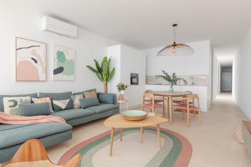 Marsalada Ground floor front line beach apartment — 4-Star Luxury Hotel in Pucol, Spain