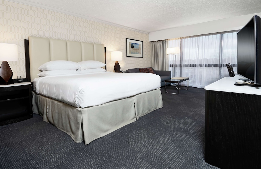 Hilton Greenville - photo 7