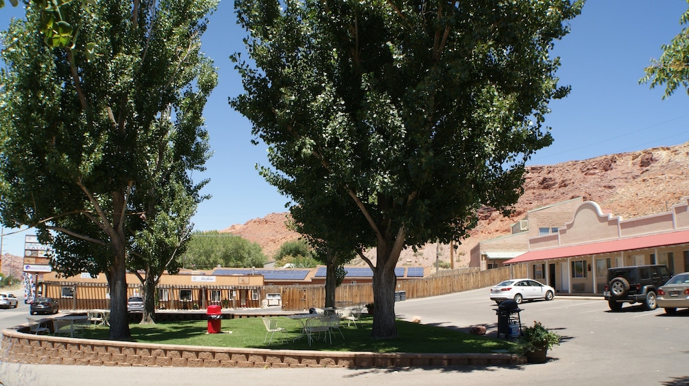 Adventure Inn & Motel - photo 42