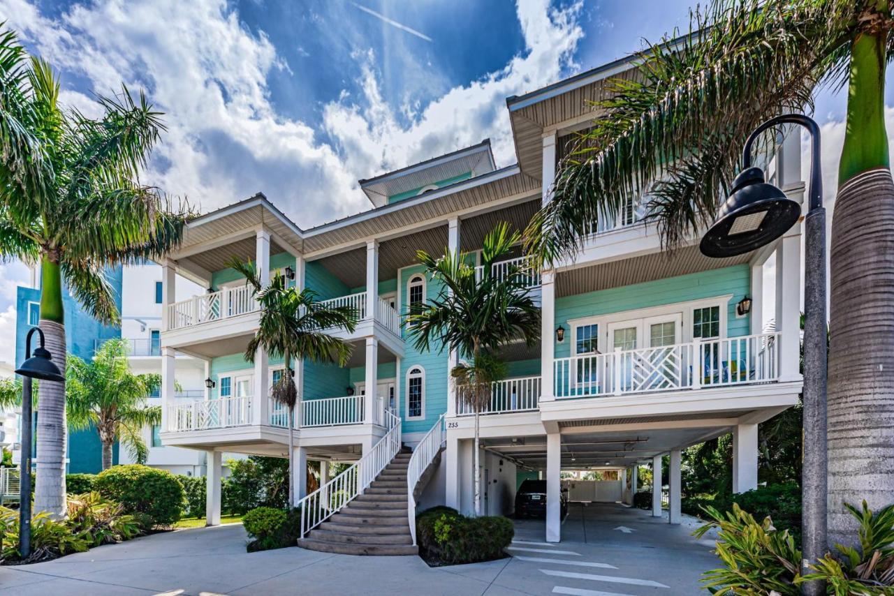 Treasure Trove Waterfront Pearl in Treasure Island, United States