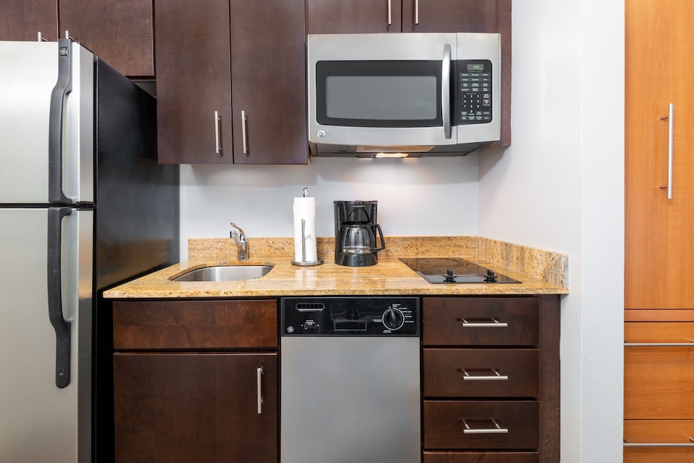 TownePlace Suites Buffalo Airport - photo 17