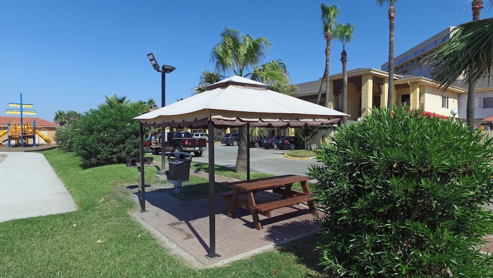 Ramada by Wyndham & Suites South Padre Island - photo 60