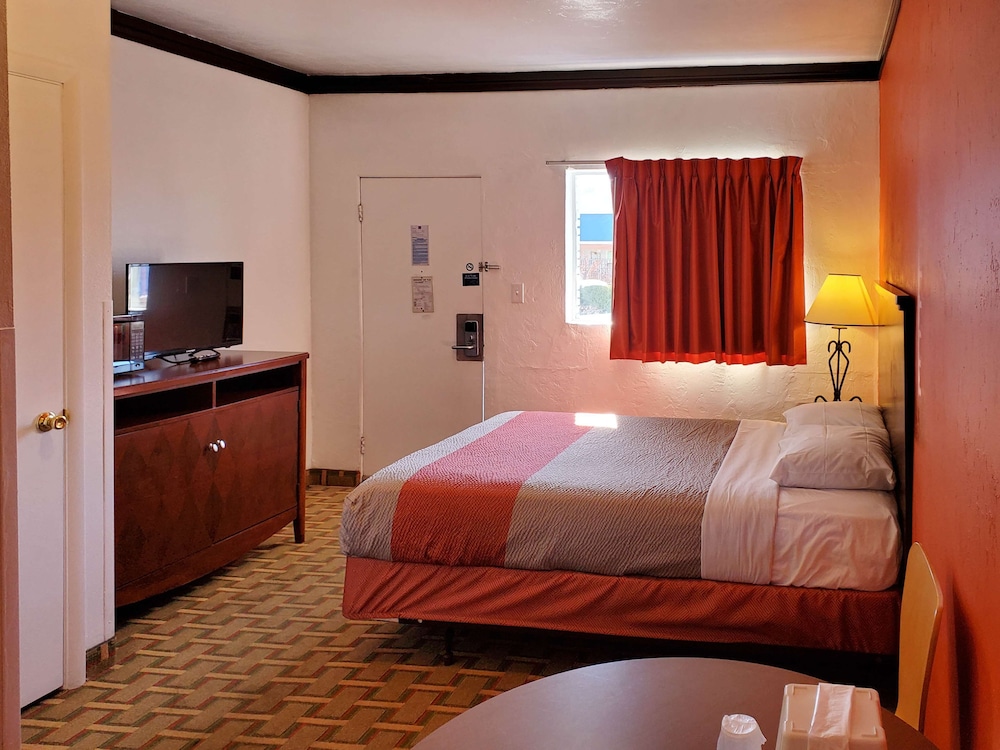 Motel 6 Canon City CO - photo 26