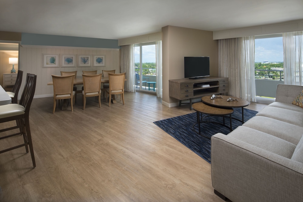 Edgewater Beach Hotel - photo 23