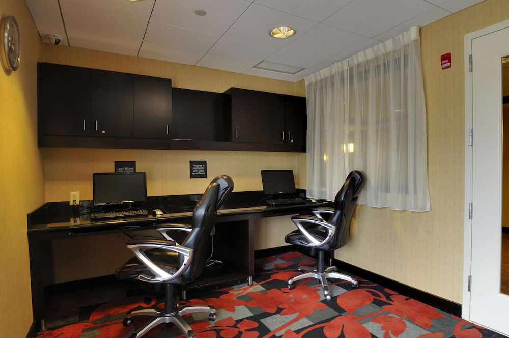 Hampton Inn Jericho Westbury - photo 85