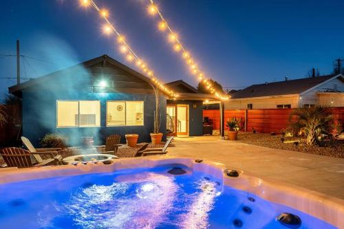 Joshua TreeYucca Valley Sunset Desert Retreat 6425 — 4-Star Luxury Hotel in Joshua Tree, United States