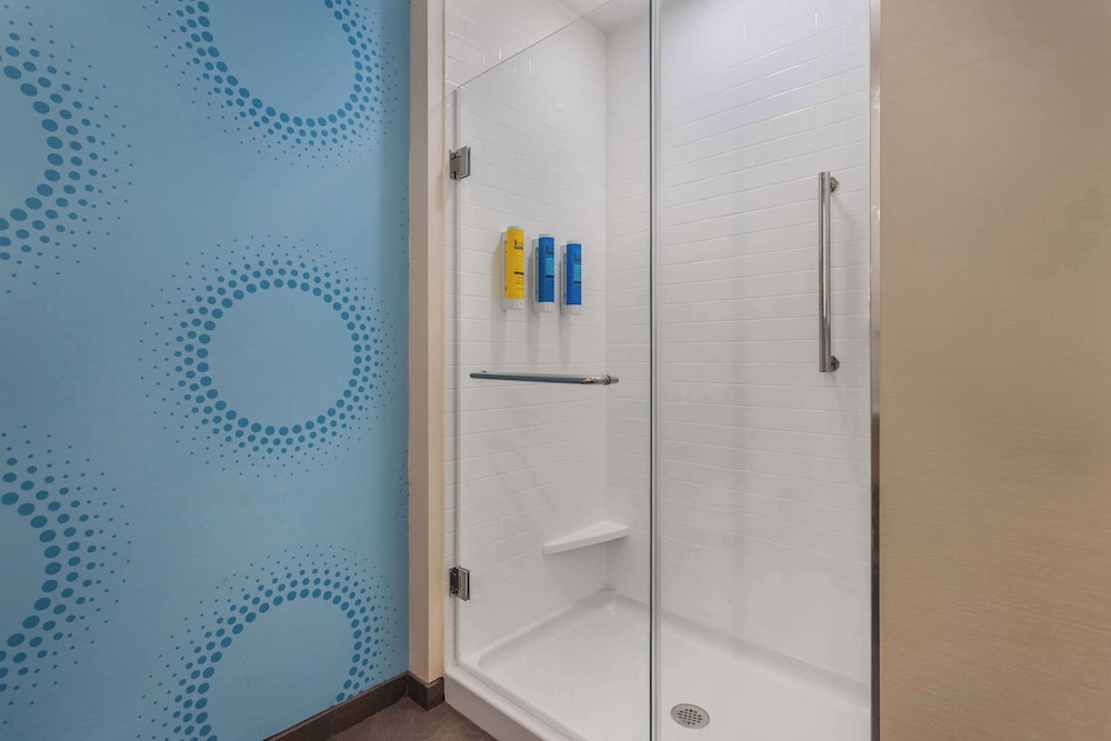 Tru by Hilton Janesville - photo 17