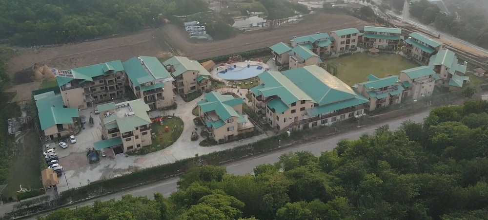 Devsha Jungle Resort in Ramnagar, India