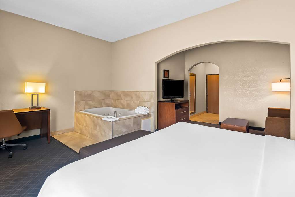 Comfort Suites Vincennes - photo 16