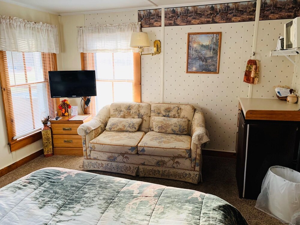 Carroll Motel & Cottages - photo 87